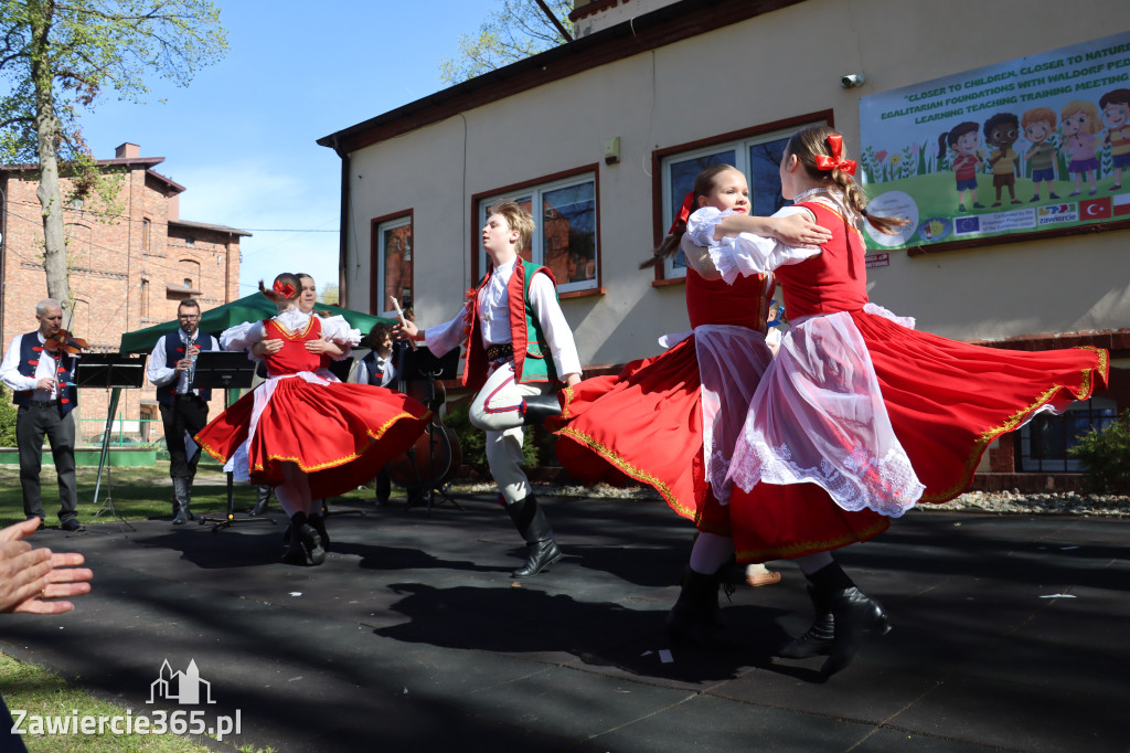 Fotorelacja: Powitanie partnerów projektu Erasmus+ w przedszkolu nr 1 w Zawierciu