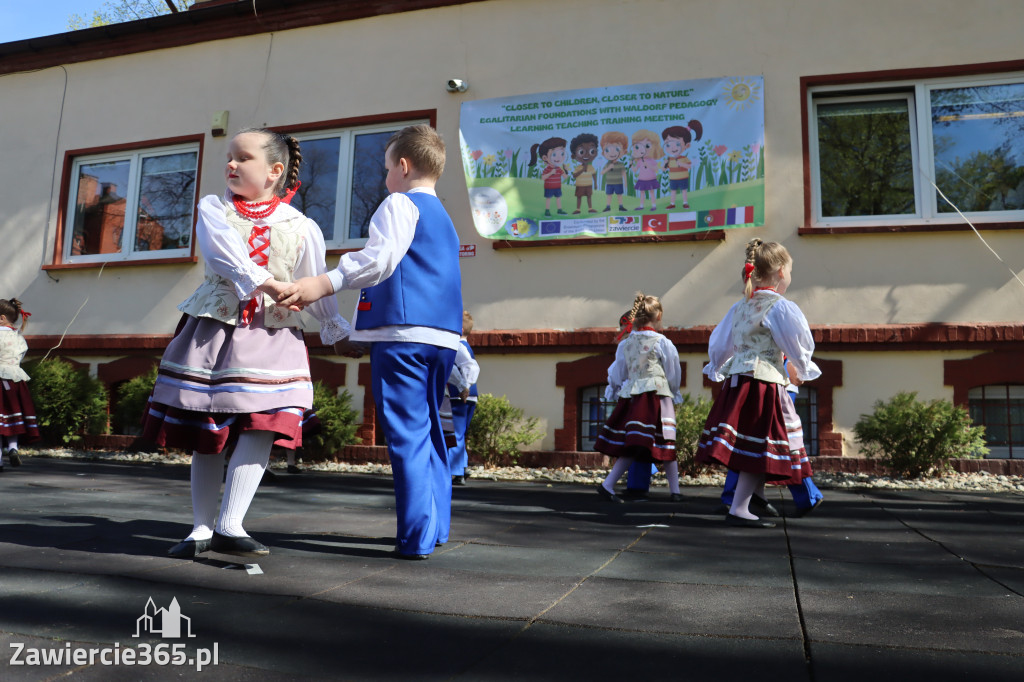 Fotorelacja: Powitanie partnerów projektu Erasmus+ w przedszkolu nr 1 w Zawierciu