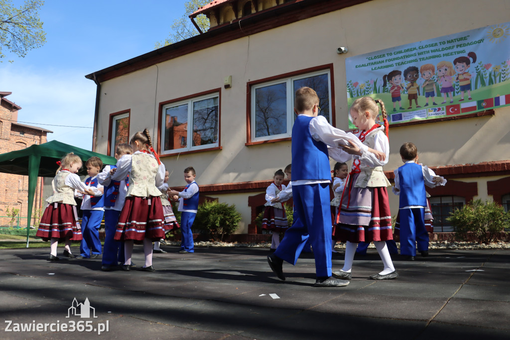 Fotorelacja: Powitanie partnerów projektu Erasmus+ w przedszkolu nr 1 w Zawierciu