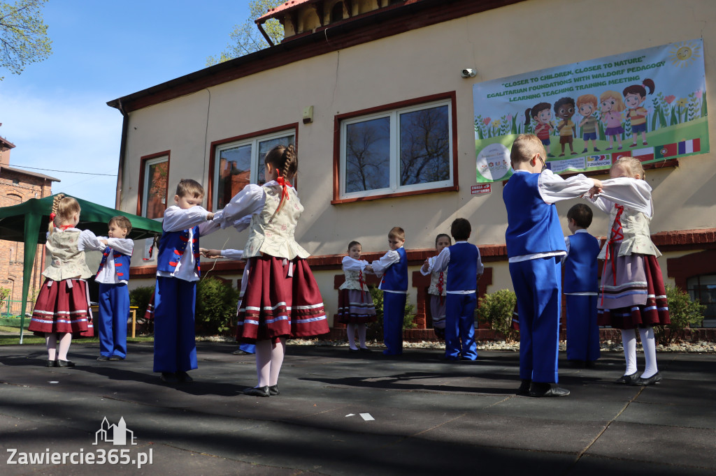 Fotorelacja: Powitanie partnerów projektu Erasmus+ w przedszkolu nr 1 w Zawierciu