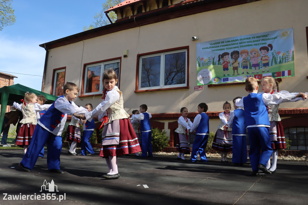 Fotorelacja: Powitanie partnerów projektu Erasmus+ w przedszkolu nr 1 w Zawierciu