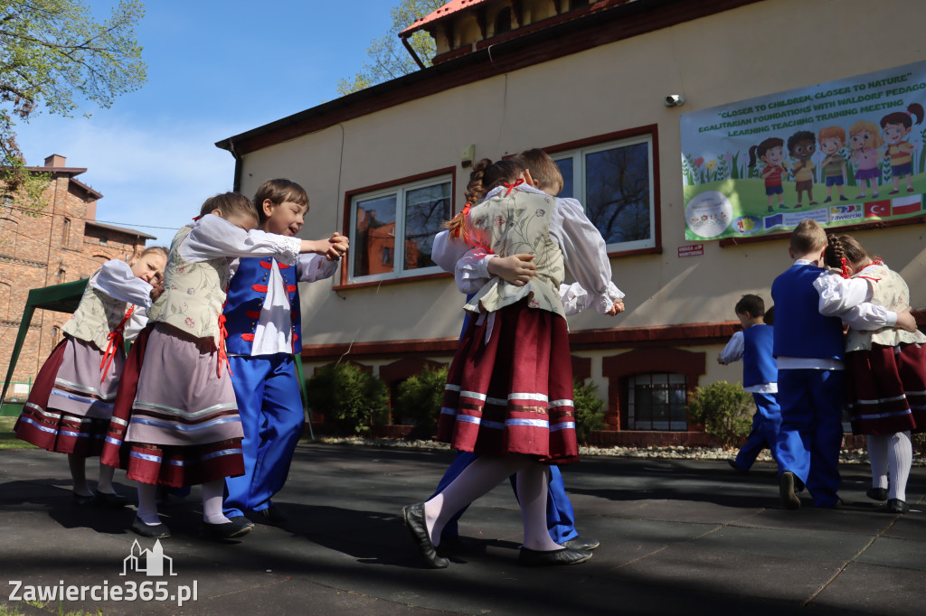 Fotorelacja: Powitanie partnerów projektu Erasmus+ w przedszkolu nr 1 w Zawierciu