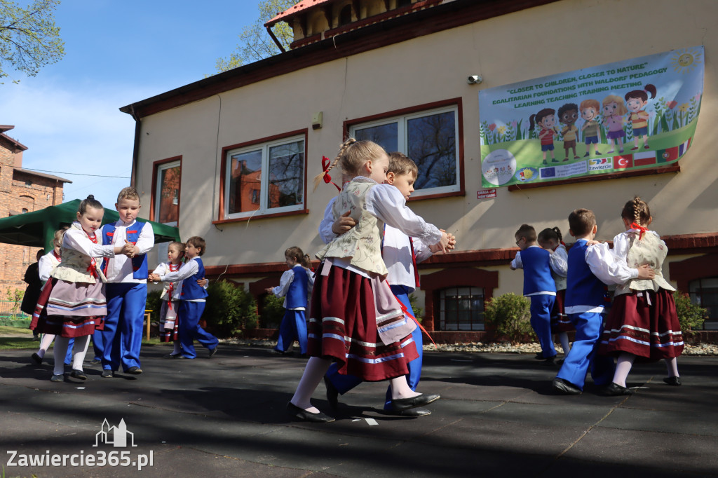 Fotorelacja: Powitanie partnerów projektu Erasmus+ w przedszkolu nr 1 w Zawierciu