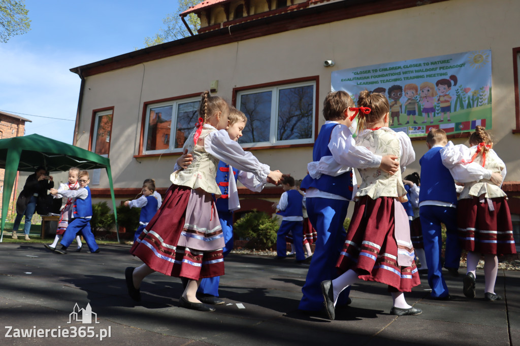 Fotorelacja: Powitanie partnerów projektu Erasmus+ w przedszkolu nr 1 w Zawierciu