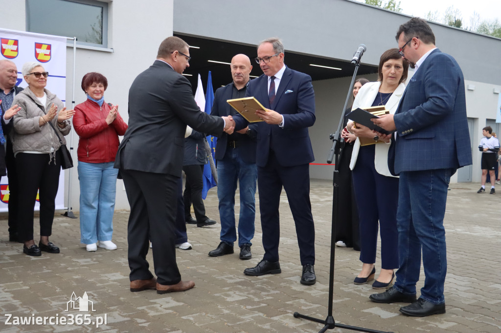 Fotorelacja: Uroczystość otwarcia stadionu miejskiego w Łazach po rewitalizacji
