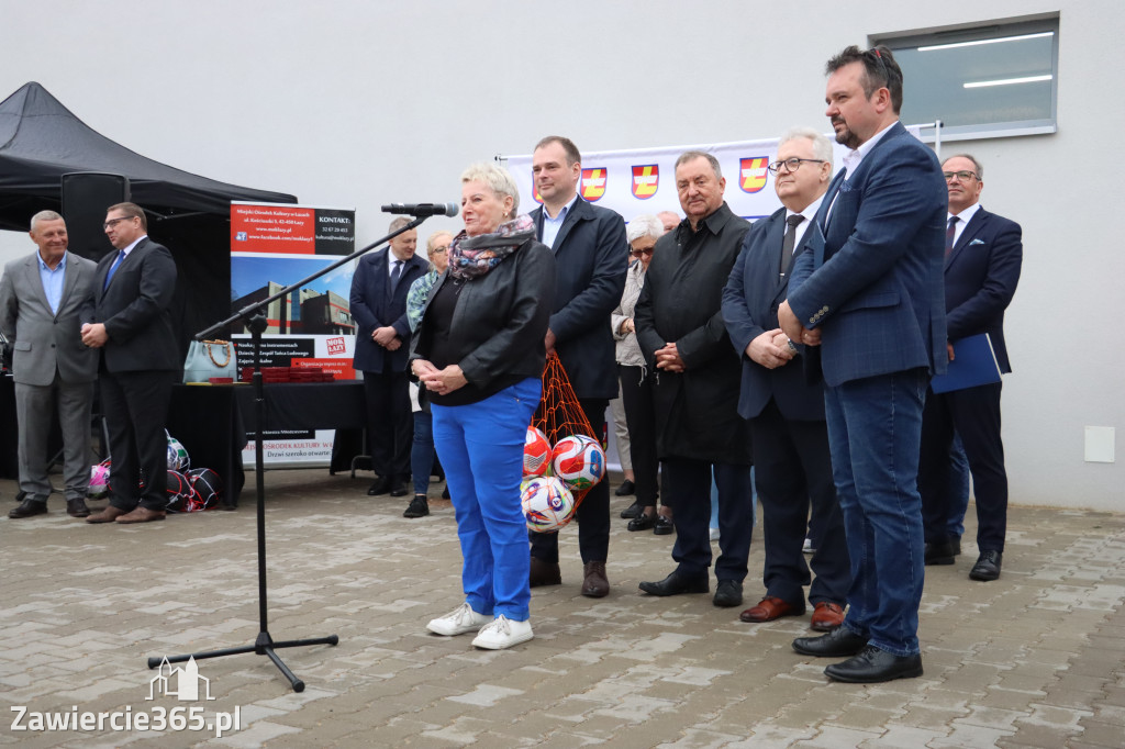 Fotorelacja: Uroczystość otwarcia stadionu miejskiego w Łazach po rewitalizacji