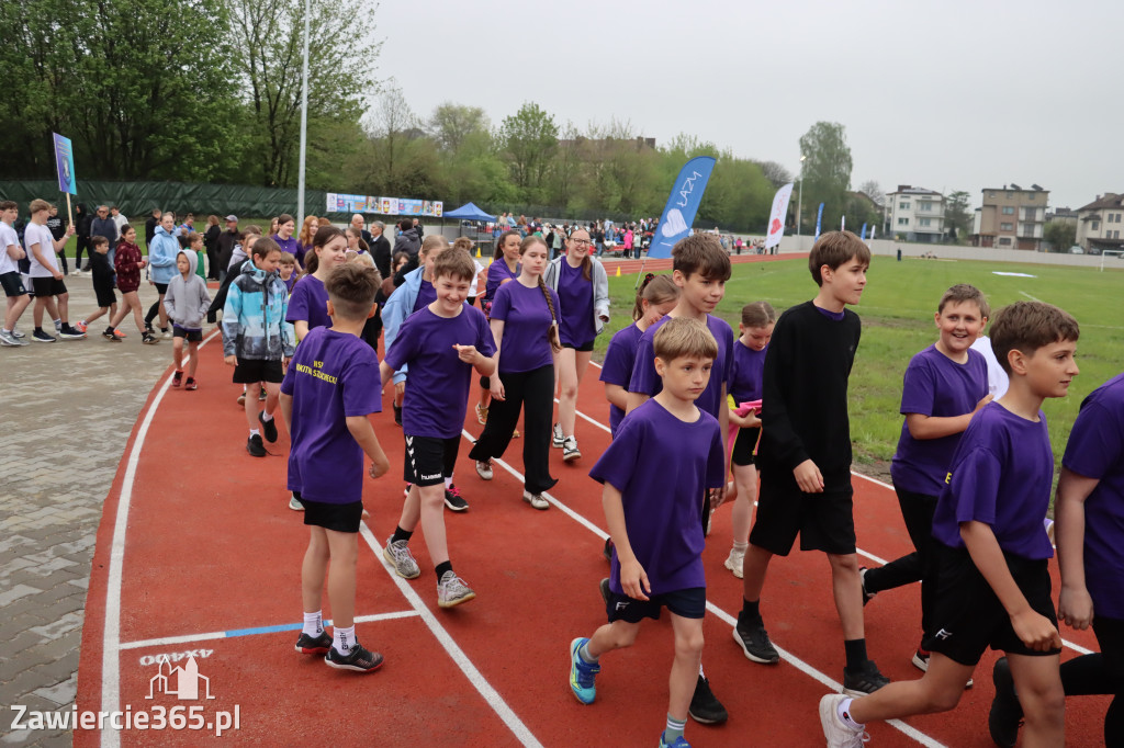 Fotorelacja: Uroczystość otwarcia stadionu miejskiego w Łazach po rewitalizacji