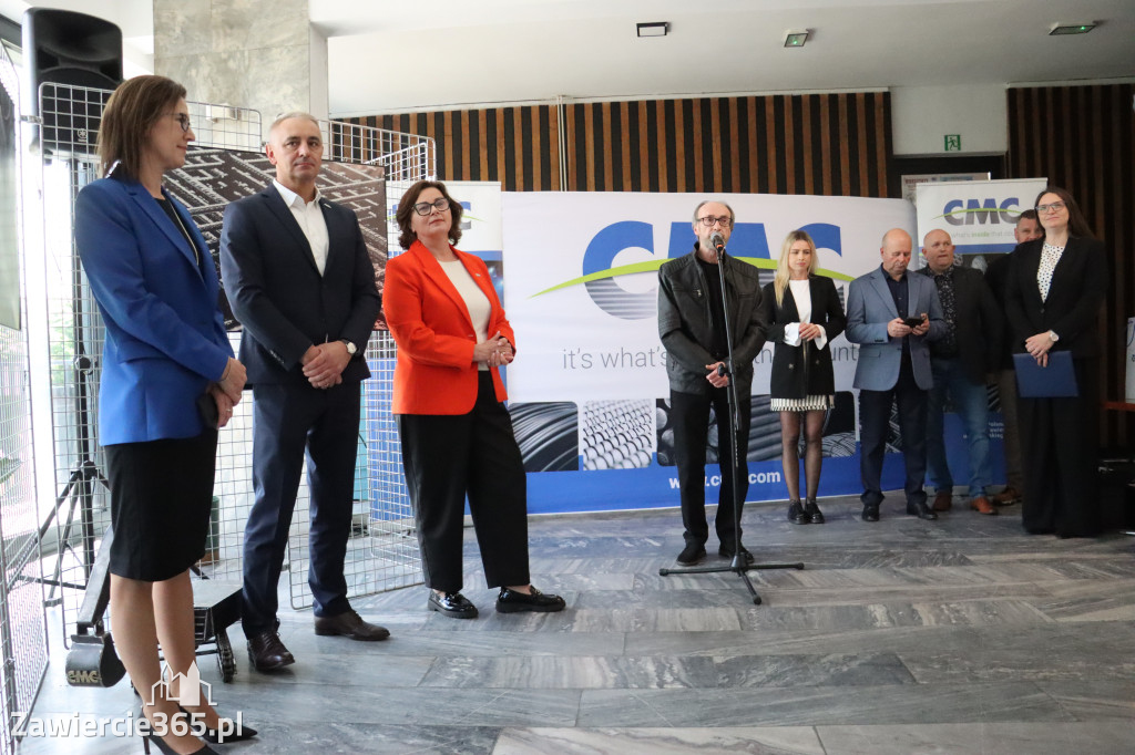 Fotorelacja: „Lato na propsie” - wernisaż wystawy w MOK Zawiercie