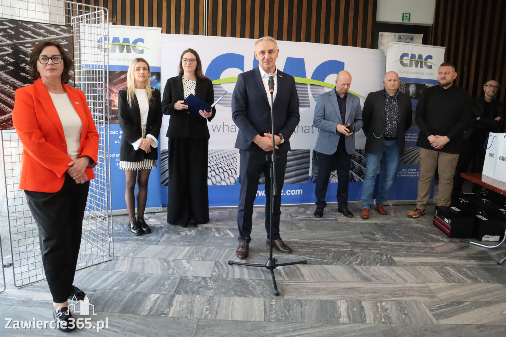 Fotorelacja: „Lato na propsie” - wernisaż wystawy w MOK Zawiercie