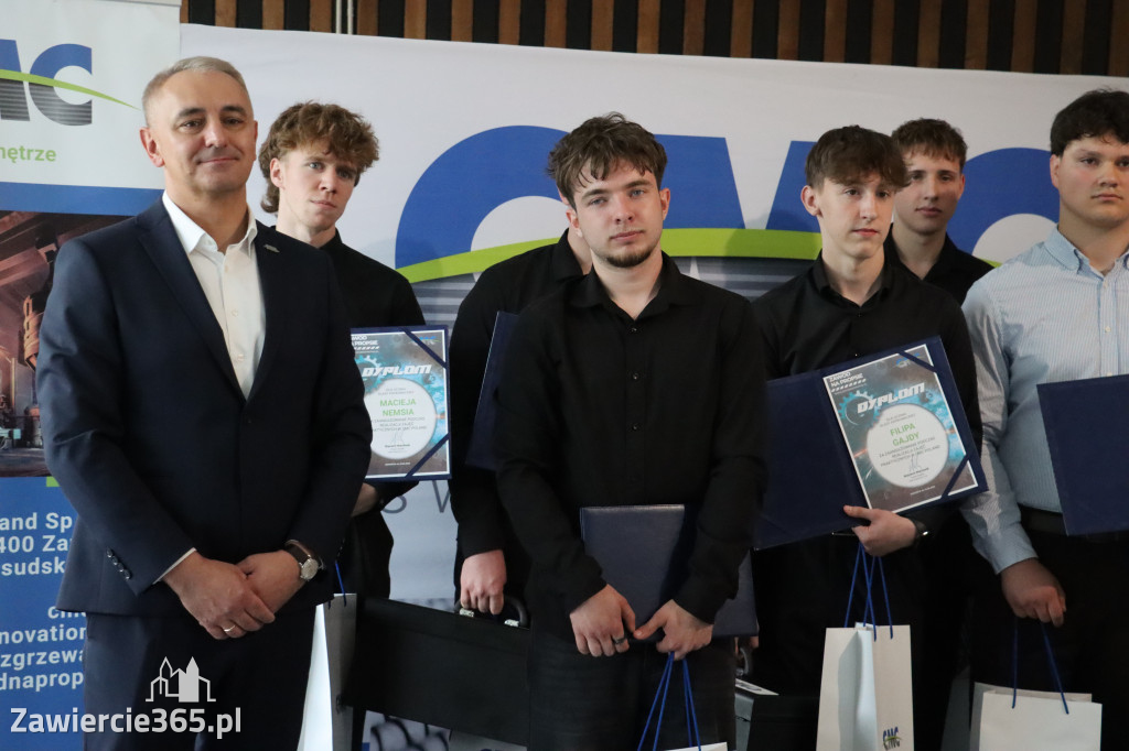 Fotorelacja: „Lato na propsie” - wernisaż wystawy w MOK Zawiercie