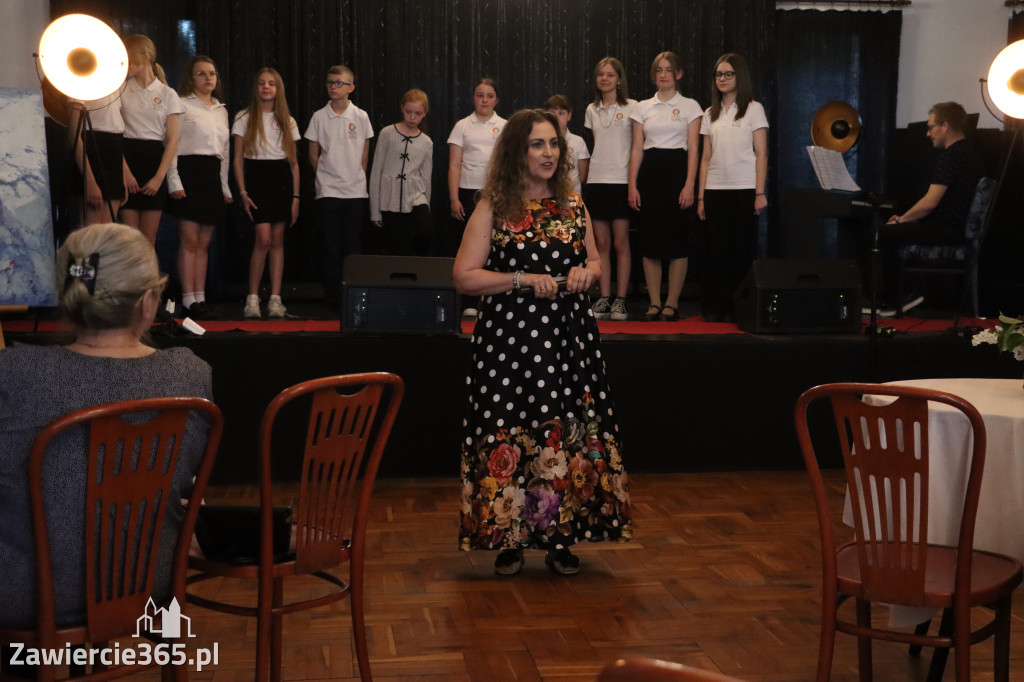 Fotorelacja: Koncert Nie tylko dla Mam w Pałacyku nad Wartą w Zawierciu Kromołowie