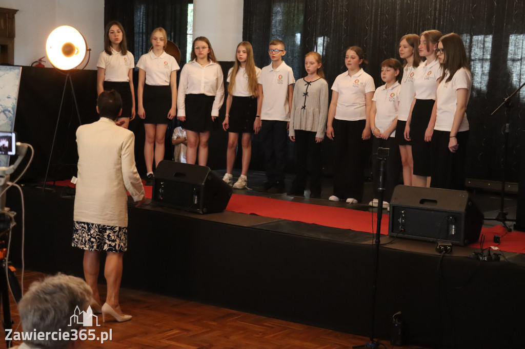 Fotorelacja: Koncert Nie tylko dla Mam w Pałacyku nad Wartą w Zawierciu Kromołowie