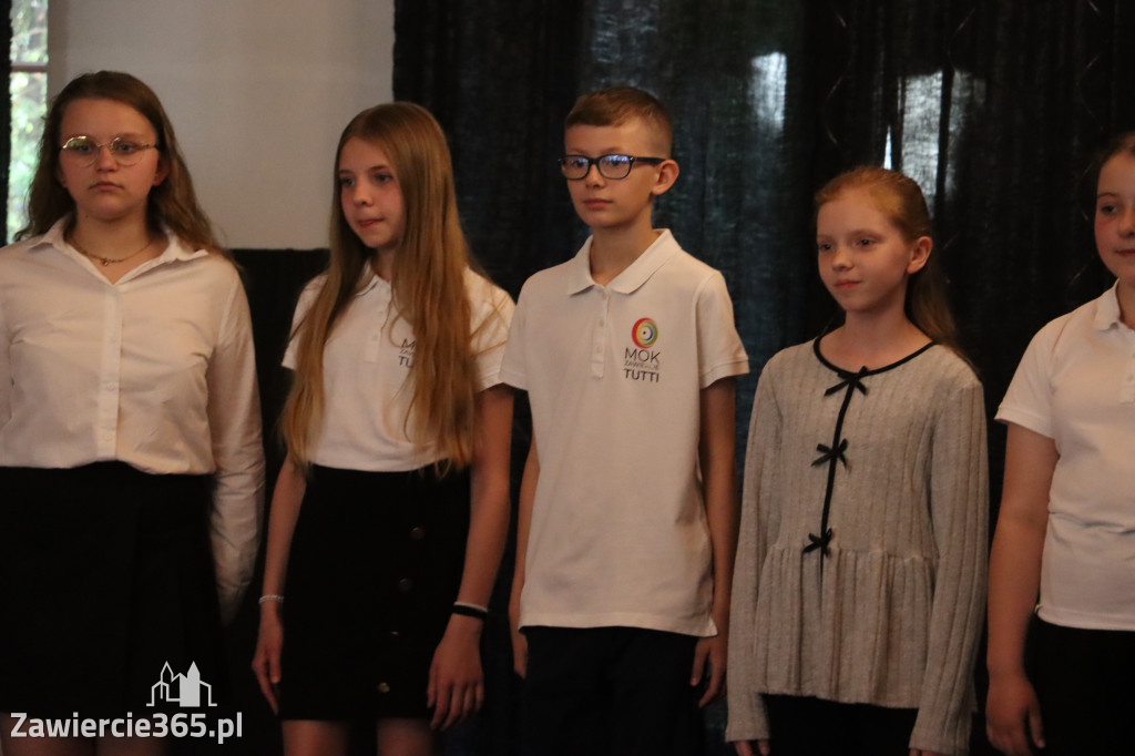 Fotorelacja: Koncert Nie tylko dla Mam w Pałacyku nad Wartą w Zawierciu Kromołowie
