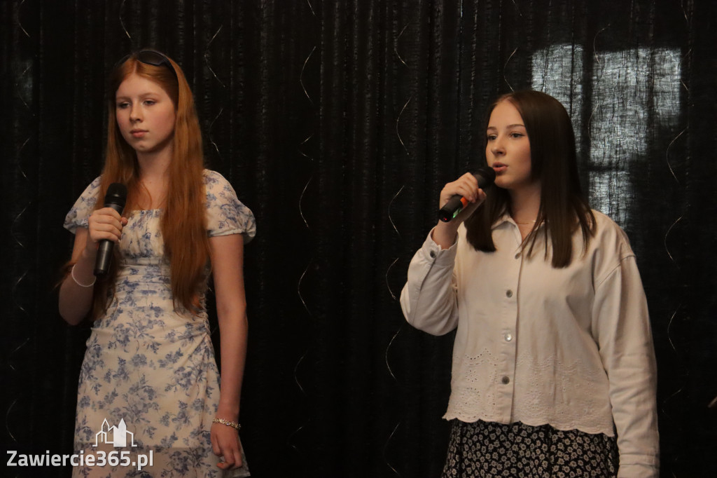 Fotorelacja: Koncert Nie tylko dla Mam w Pałacyku nad Wartą w Zawierciu Kromołowie