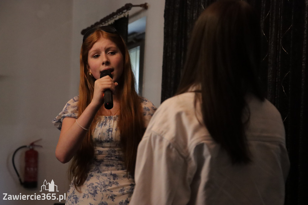 Fotorelacja: Koncert Nie tylko dla Mam w Pałacyku nad Wartą w Zawierciu Kromołowie