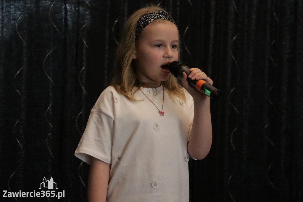 Fotorelacja: Koncert Nie tylko dla Mam w Pałacyku nad Wartą w Zawierciu Kromołowie