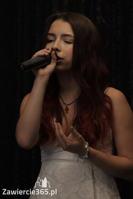 Fotorelacja: Koncert Nie tylko dla Mam w Pałacyku nad Wartą w Zawierciu Kromołowie