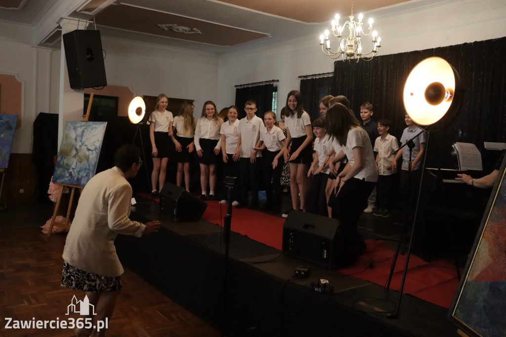 Fotorelacja: Koncert Nie tylko dla Mam w Pałacyku nad Wartą w Zawierciu Kromołowie