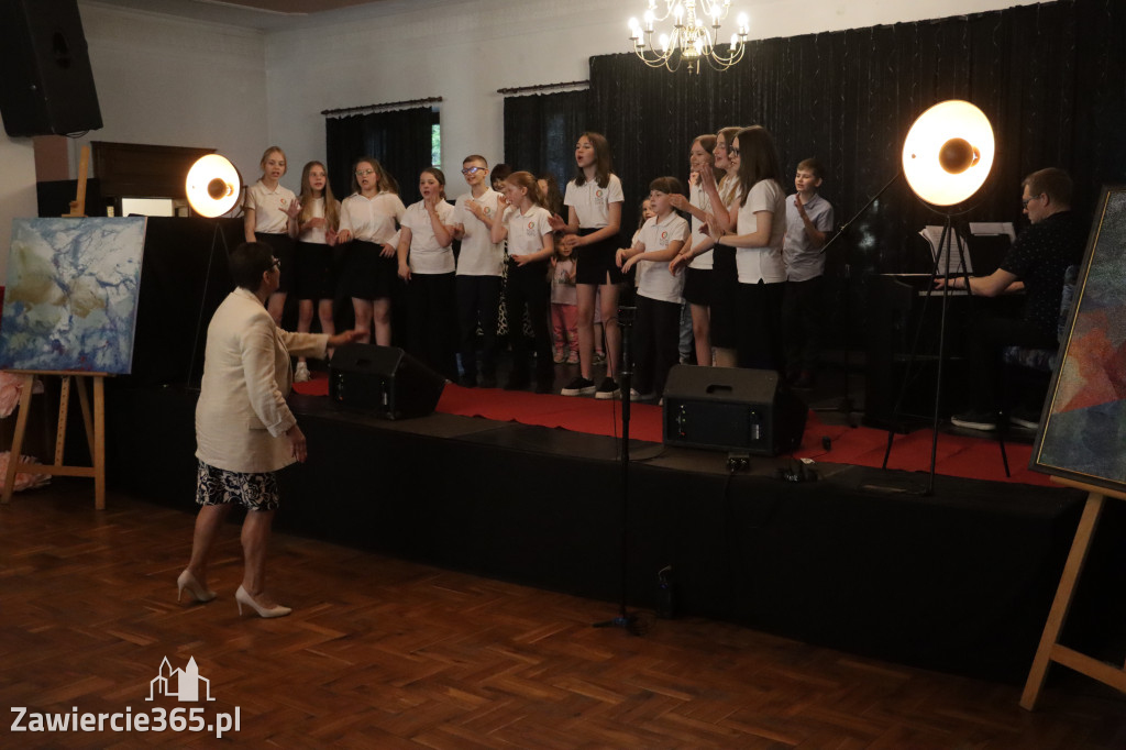 Fotorelacja: Koncert Nie tylko dla Mam w Pałacyku nad Wartą w Zawierciu Kromołowie