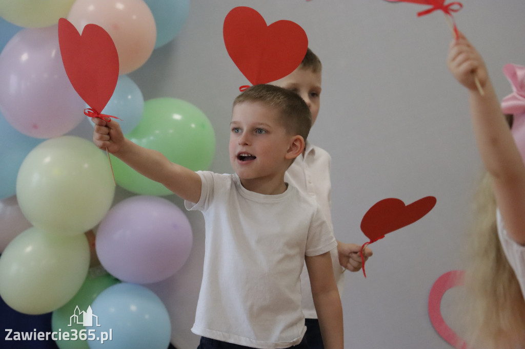 Fotorelacja II: Festyn Rodzinny w Przedszkolu Integracyjnym nr 3 w Zawierciu