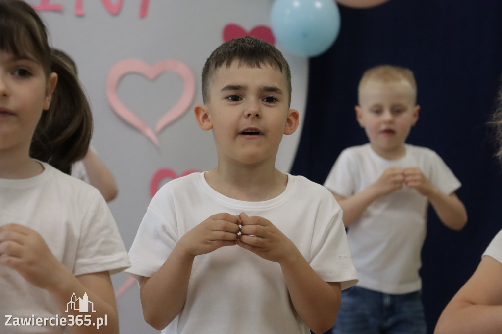 Fotorelacja II: Festyn Rodzinny w Przedszkolu Integracyjnym nr 3 w Zawierciu