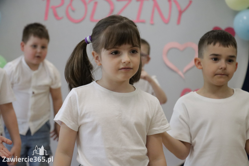 Fotorelacja II: Festyn Rodzinny w Przedszkolu Integracyjnym nr 3 w Zawierciu