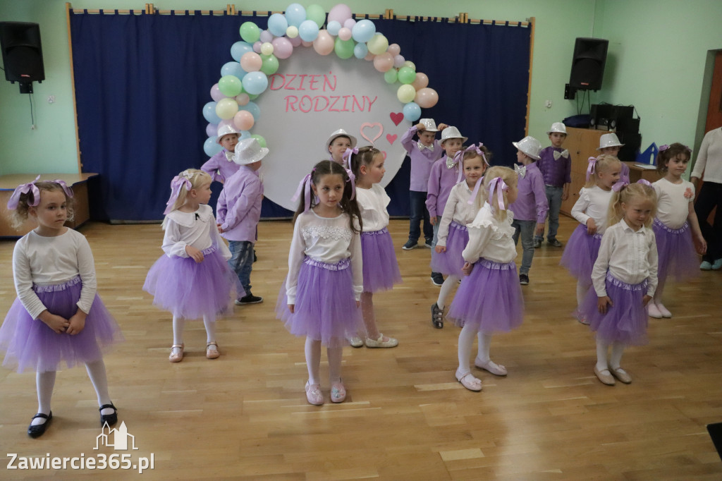 Fotorelacja I: Festyn Rodzinny w Przedszkolu Integracyjnym nr 3 w Zawierciu