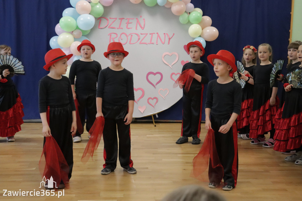 Fotorelacja I: Festyn Rodzinny w Przedszkolu Integracyjnym nr 3 w Zawierciu