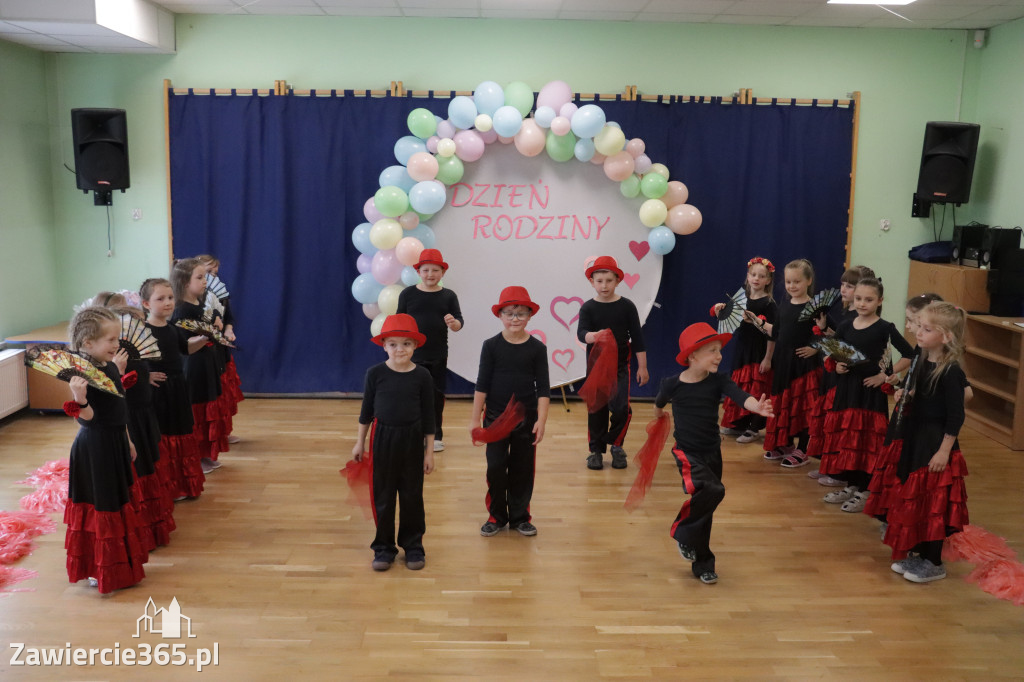 Fotorelacja I: Festyn Rodzinny w Przedszkolu Integracyjnym nr 3 w Zawierciu