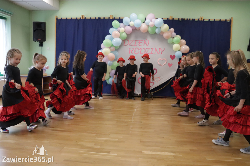 Fotorelacja I: Festyn Rodzinny w Przedszkolu Integracyjnym nr 3 w Zawierciu