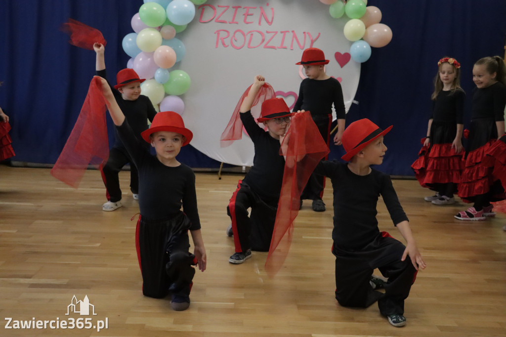 Fotorelacja I: Festyn Rodzinny w Przedszkolu Integracyjnym nr 3 w Zawierciu