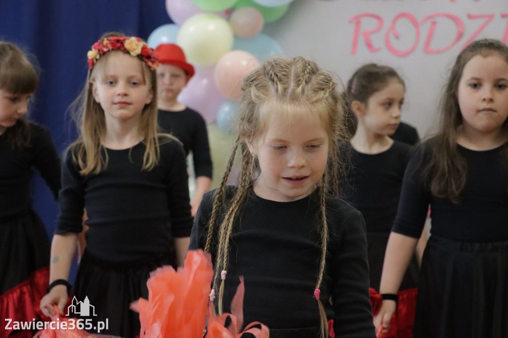 Fotorelacja I: Festyn Rodzinny w Przedszkolu Integracyjnym nr 3 w Zawierciu