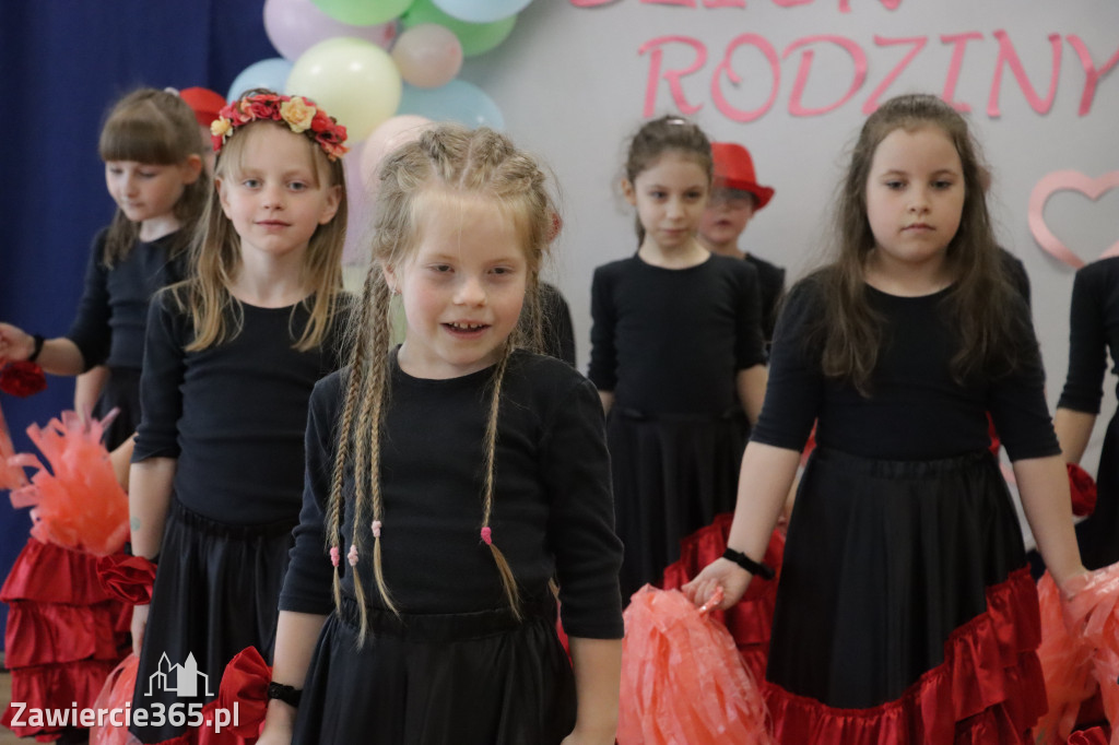 Fotorelacja I: Festyn Rodzinny w Przedszkolu Integracyjnym nr 3 w Zawierciu