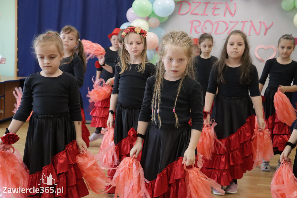 Fotorelacja I: Festyn Rodzinny w Przedszkolu Integracyjnym nr 3 w Zawierciu