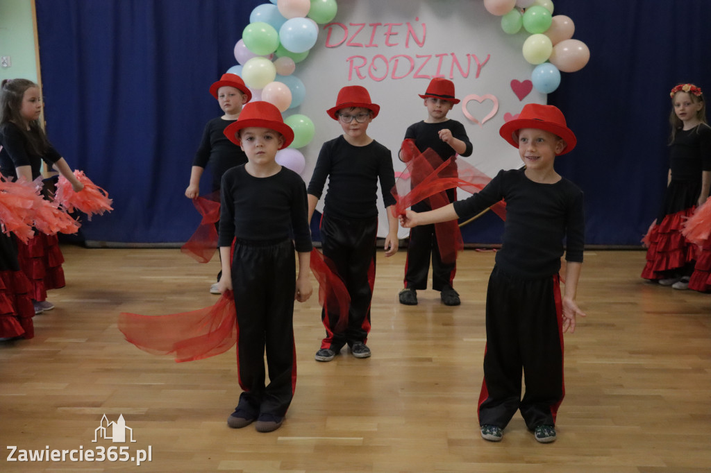 Fotorelacja I: Festyn Rodzinny w Przedszkolu Integracyjnym nr 3 w Zawierciu