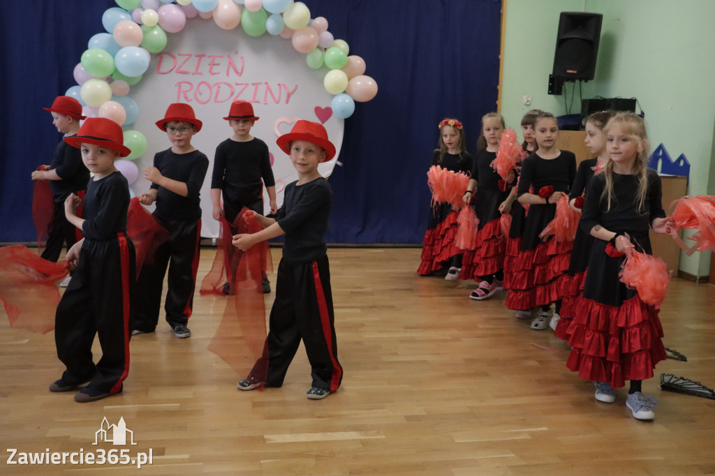 Fotorelacja I: Festyn Rodzinny w Przedszkolu Integracyjnym nr 3 w Zawierciu