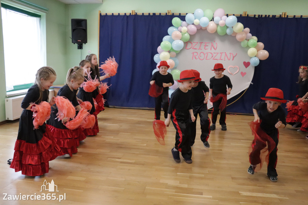 Fotorelacja I: Festyn Rodzinny w Przedszkolu Integracyjnym nr 3 w Zawierciu