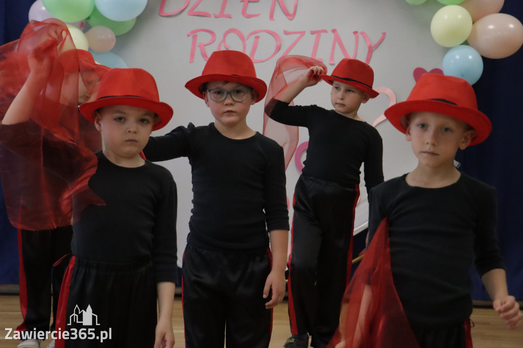 Fotorelacja I: Festyn Rodzinny w Przedszkolu Integracyjnym nr 3 w Zawierciu