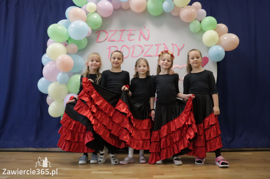 Fotorelacja I: Festyn Rodzinny w Przedszkolu Integracyjnym nr 3 w Zawierciu