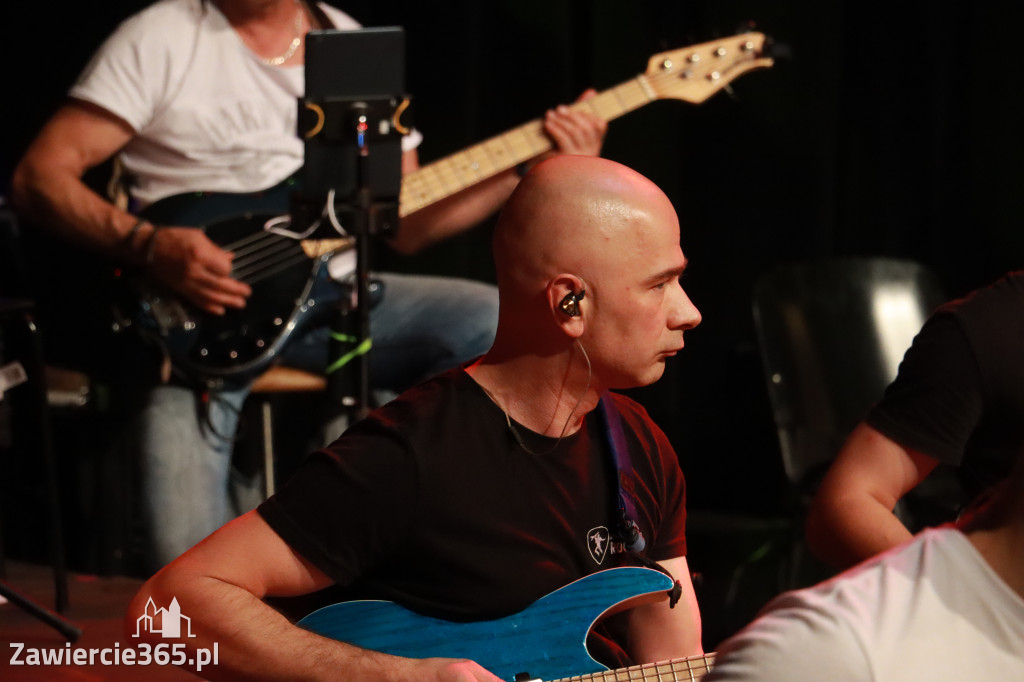 Fotorelacja: Podsumowanie roku szkolnego - Jurajska Szkoła Rocka w MOK Zawiercie