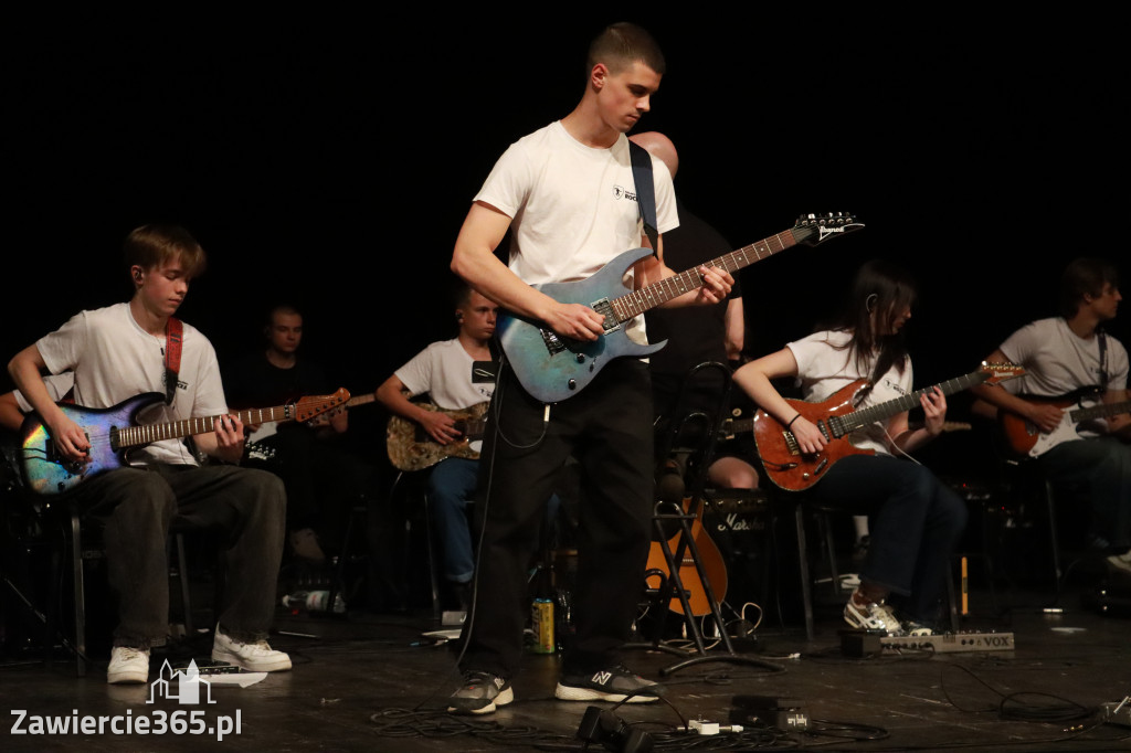 Fotorelacja: Podsumowanie roku szkolnego - Jurajska Szkoła Rocka w MOK Zawiercie