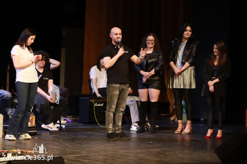 Fotorelacja: Podsumowanie roku szkolnego - Jurajska Szkoła Rocka w MOK Zawiercie