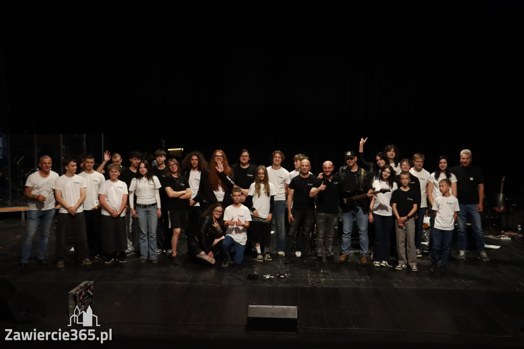 Fotorelacja: Podsumowanie roku szkolnego - Jurajska Szkoła Rocka w MOK Zawiercie
