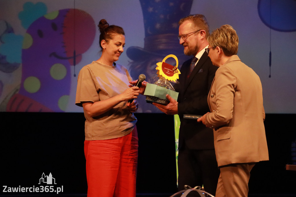 Fotorelacja: DZIECI DZIECIOM - Katolik w MOK Zawiercie