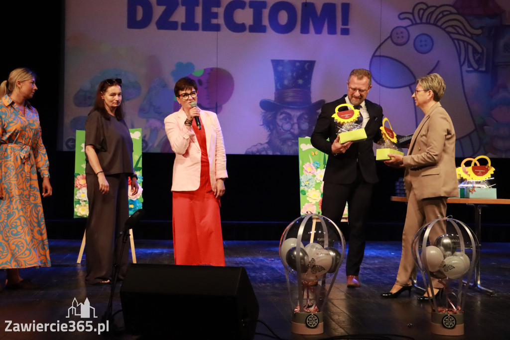 Fotorelacja: DZIECI DZIECIOM - Katolik w MOK Zawiercie