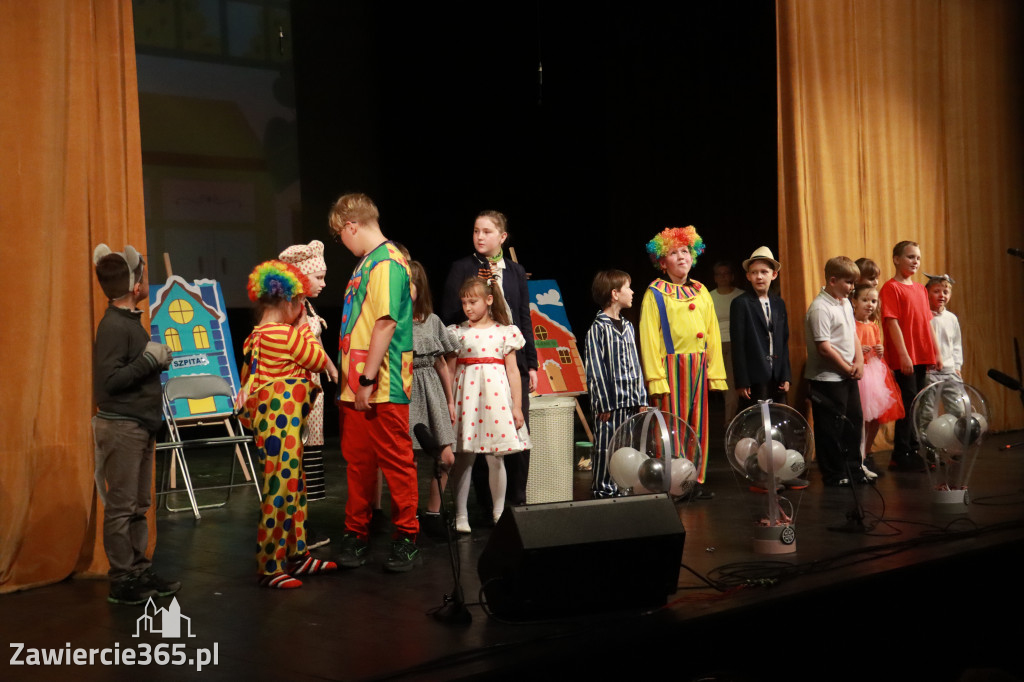 Fotorelacja: DZIECI DZIECIOM - Katolik w MOK Zawiercie