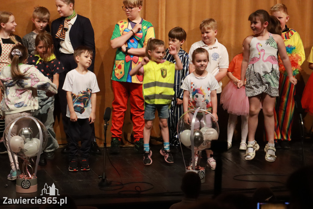 Fotorelacja: DZIECI DZIECIOM - Katolik w MOK Zawiercie
