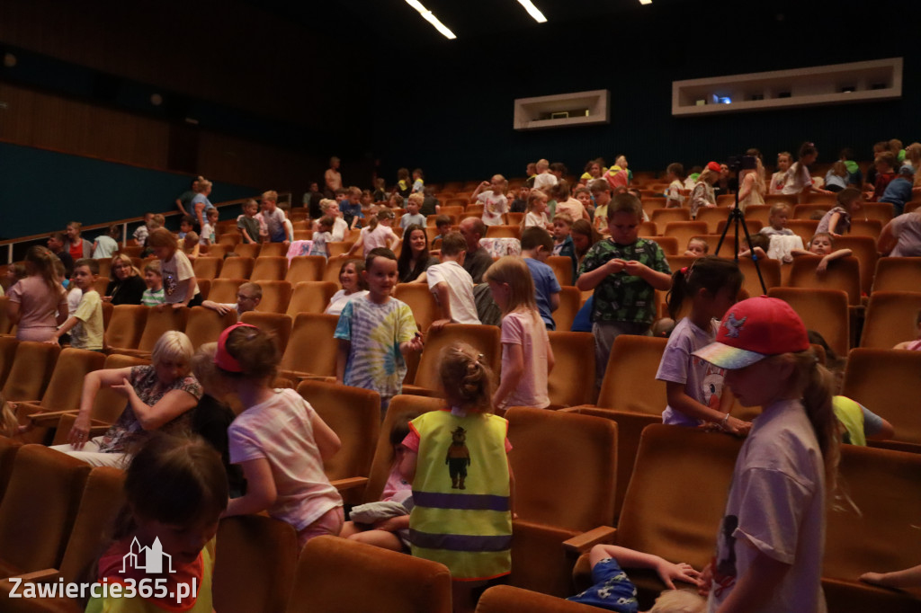 Fotorelacja: DZIECI DZIECIOM - Katolik w MOK Zawiercie