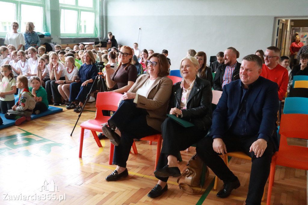 Fotorelacja: Oficjalne otwarcie „Pracowni pod chmurką” w Szkole Podstawowej nr 11 w Zawierciu - Marciszowie
