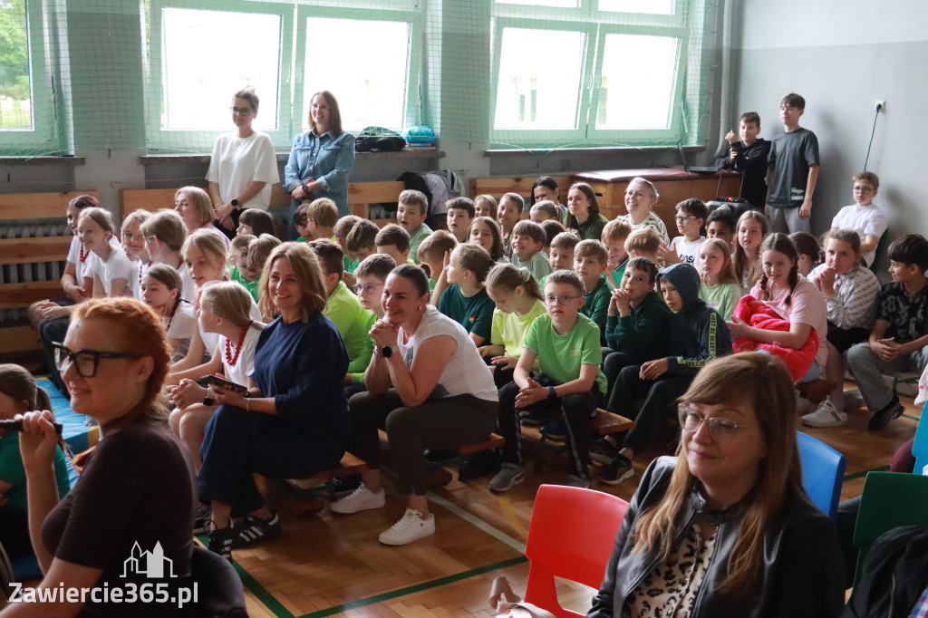 Fotorelacja: Oficjalne otwarcie „Pracowni pod chmurką” w Szkole Podstawowej nr 11 w Zawierciu - Marciszowie